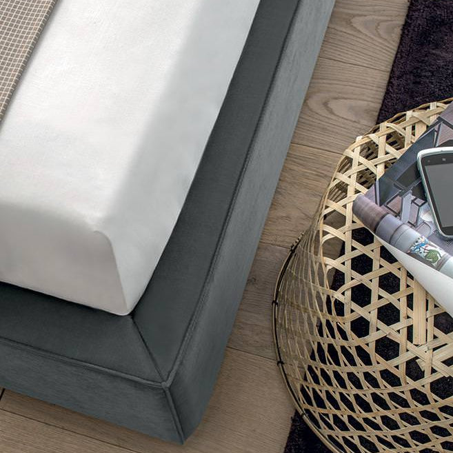 GEORGE Bed
