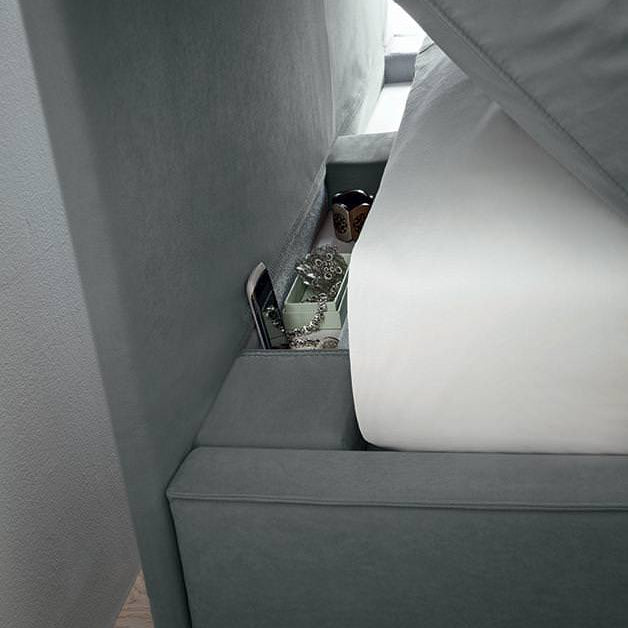 GEORGE Bed