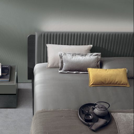 Roxy bed