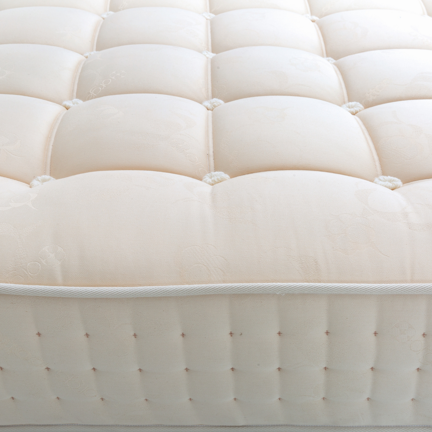 ASPEN Luxury Handmade Natural Organic Mattress
Firm Support for a Natural and Healthy Sleep
