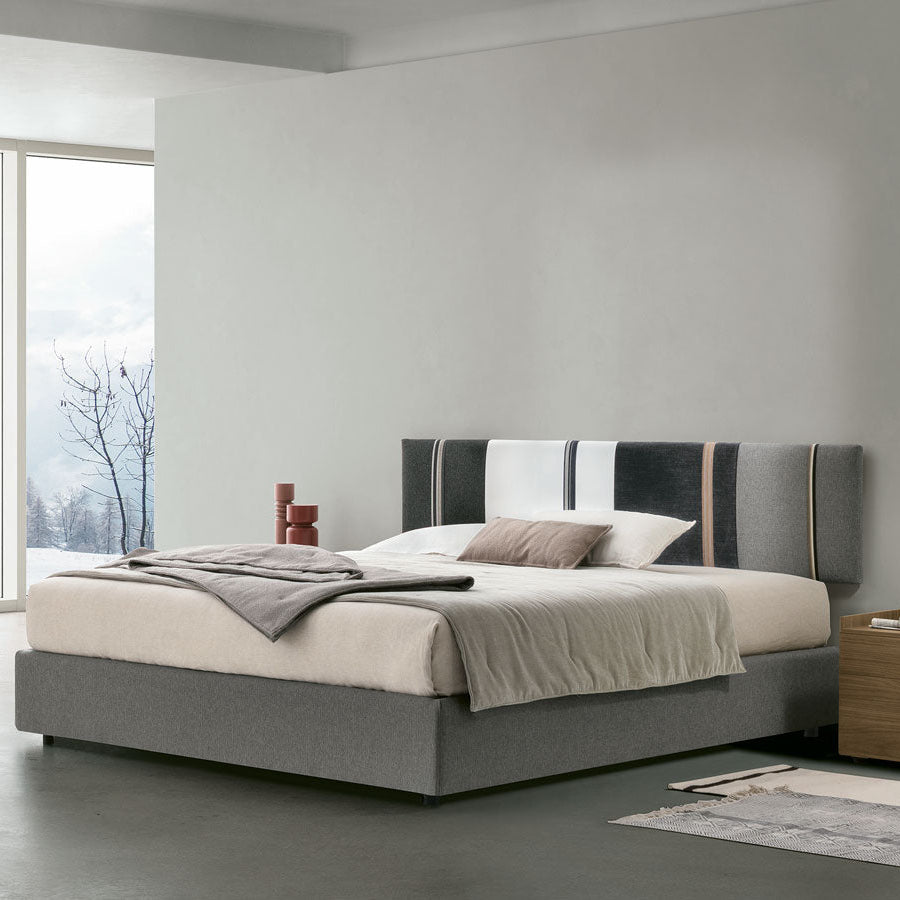 Diagonal bed