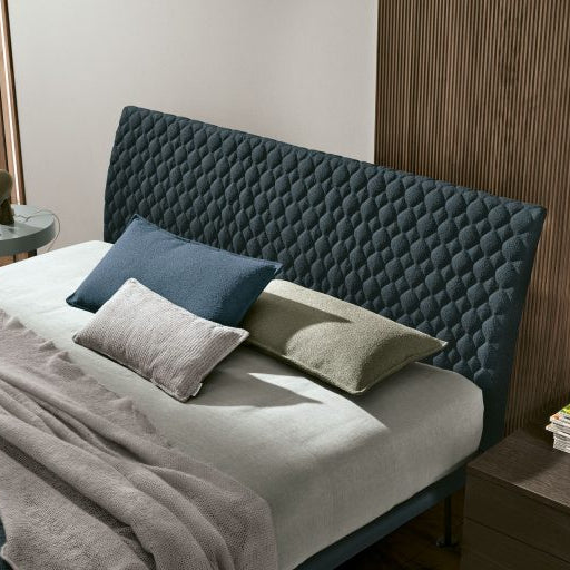 Seven / Seven Plus bed