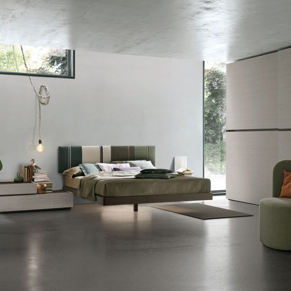 Diagonal bed