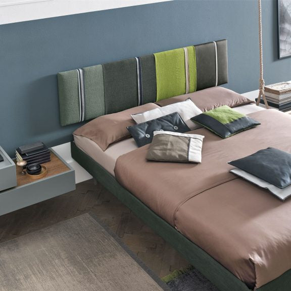 Diagonal bed