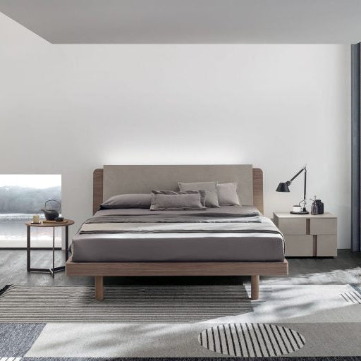 Roxy bed