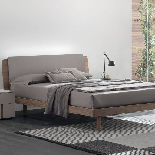 Roxy bed
