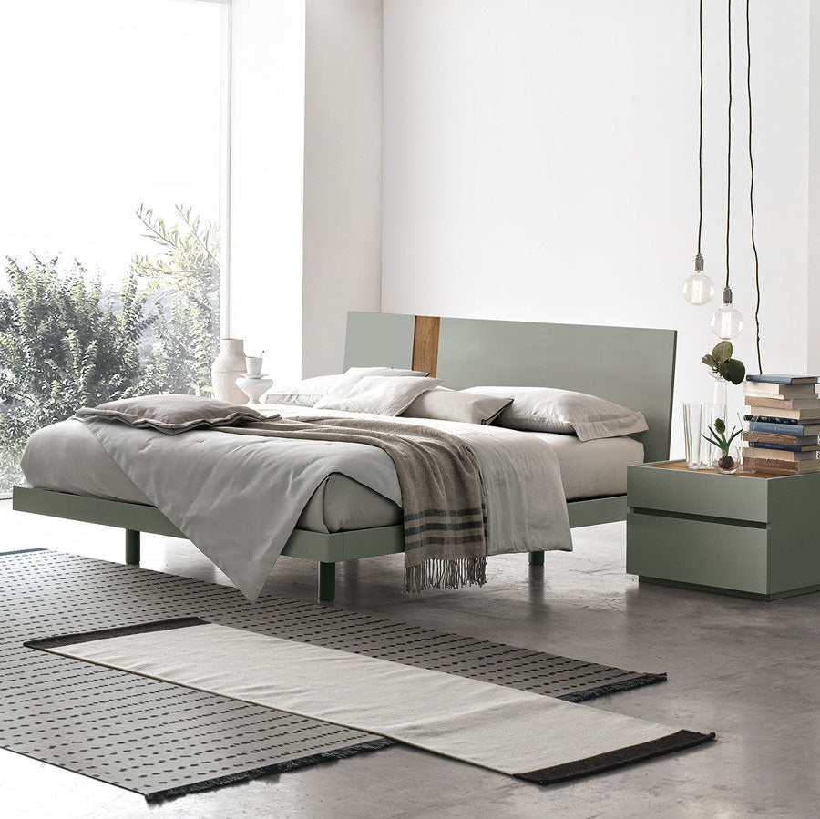 Tablet bed
