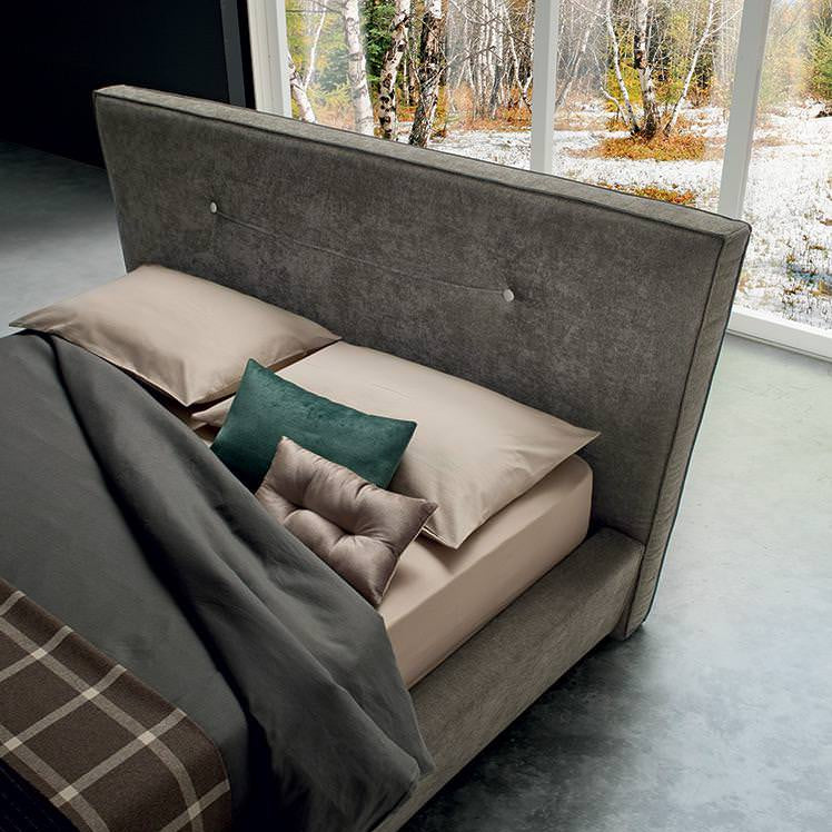 CHRIS Bed