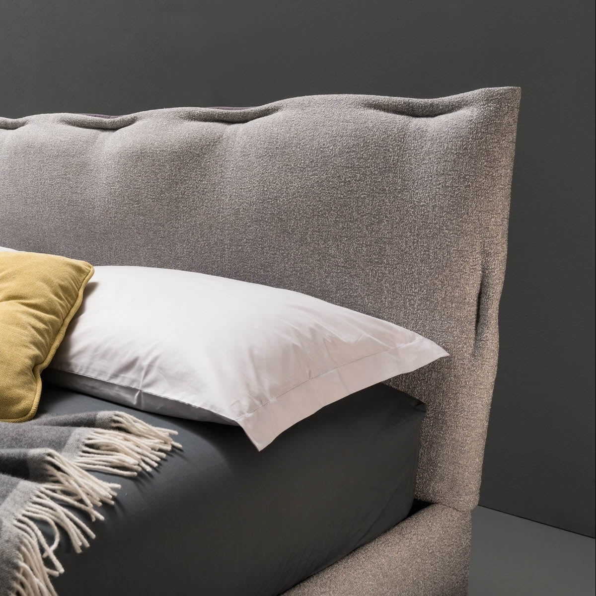 DRESS Bed