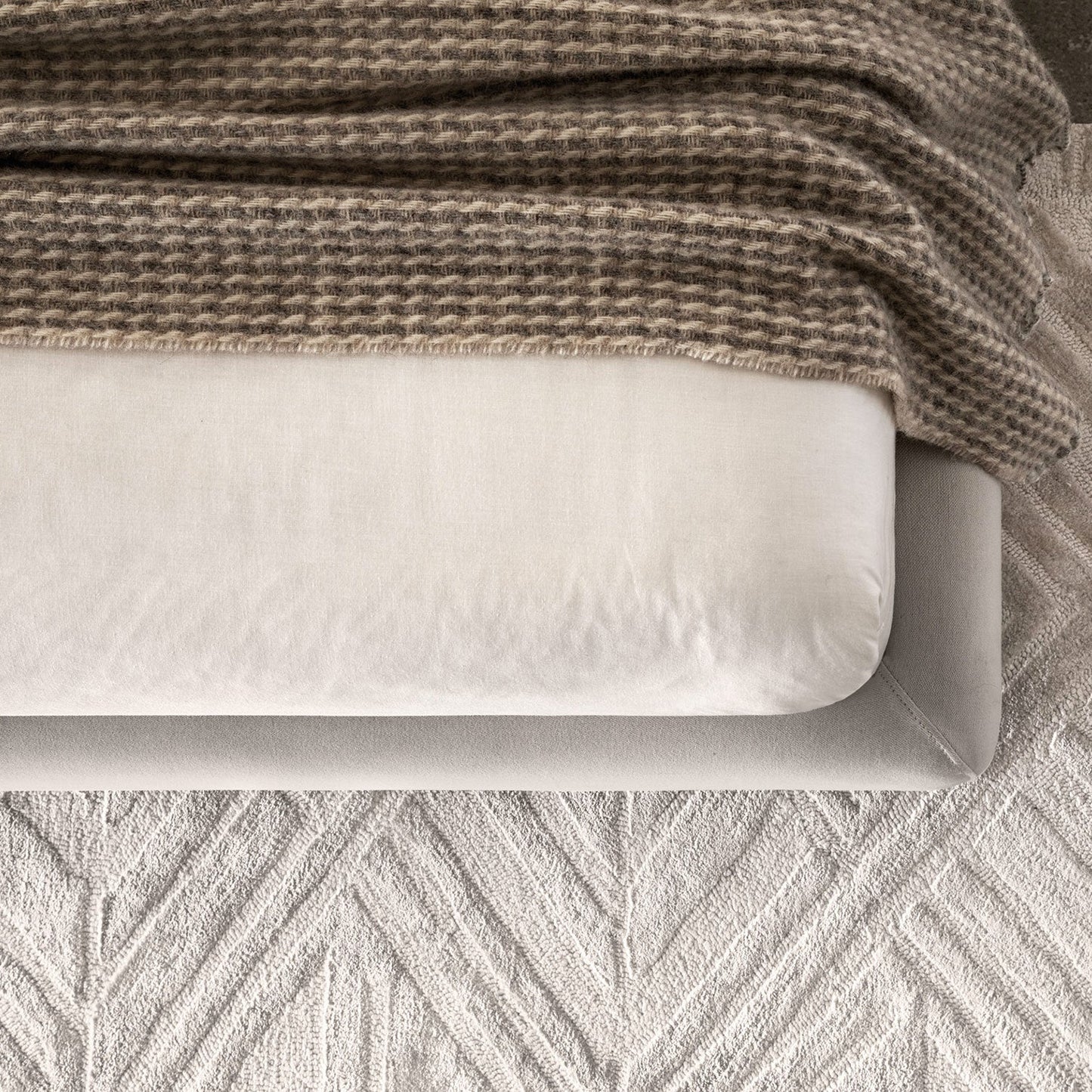 ESSENTIAL Bed