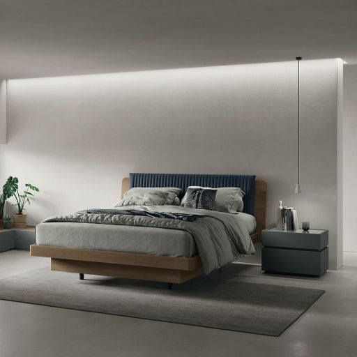 Roxy bed