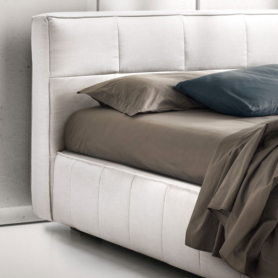 SQUARE Bed